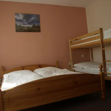 Janosik Nocľah s raňajkami Zdiar